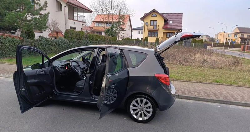 Opel Meriva cena 31900 przebieg: 162000, rok produkcji 2016 z Płock małe 781